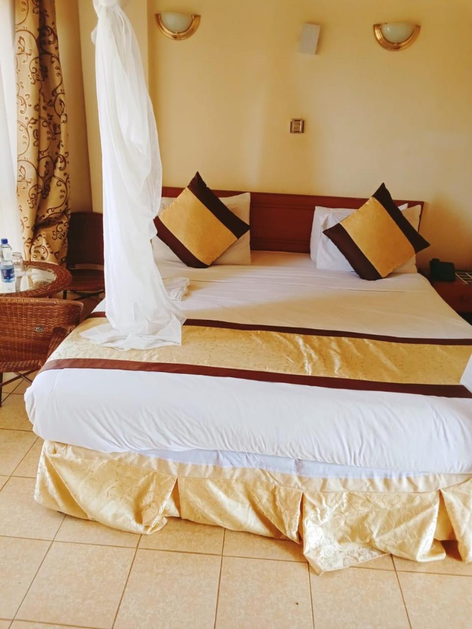 Golden Gates Hotel Thuthuriki Ngoại thất bức ảnh
